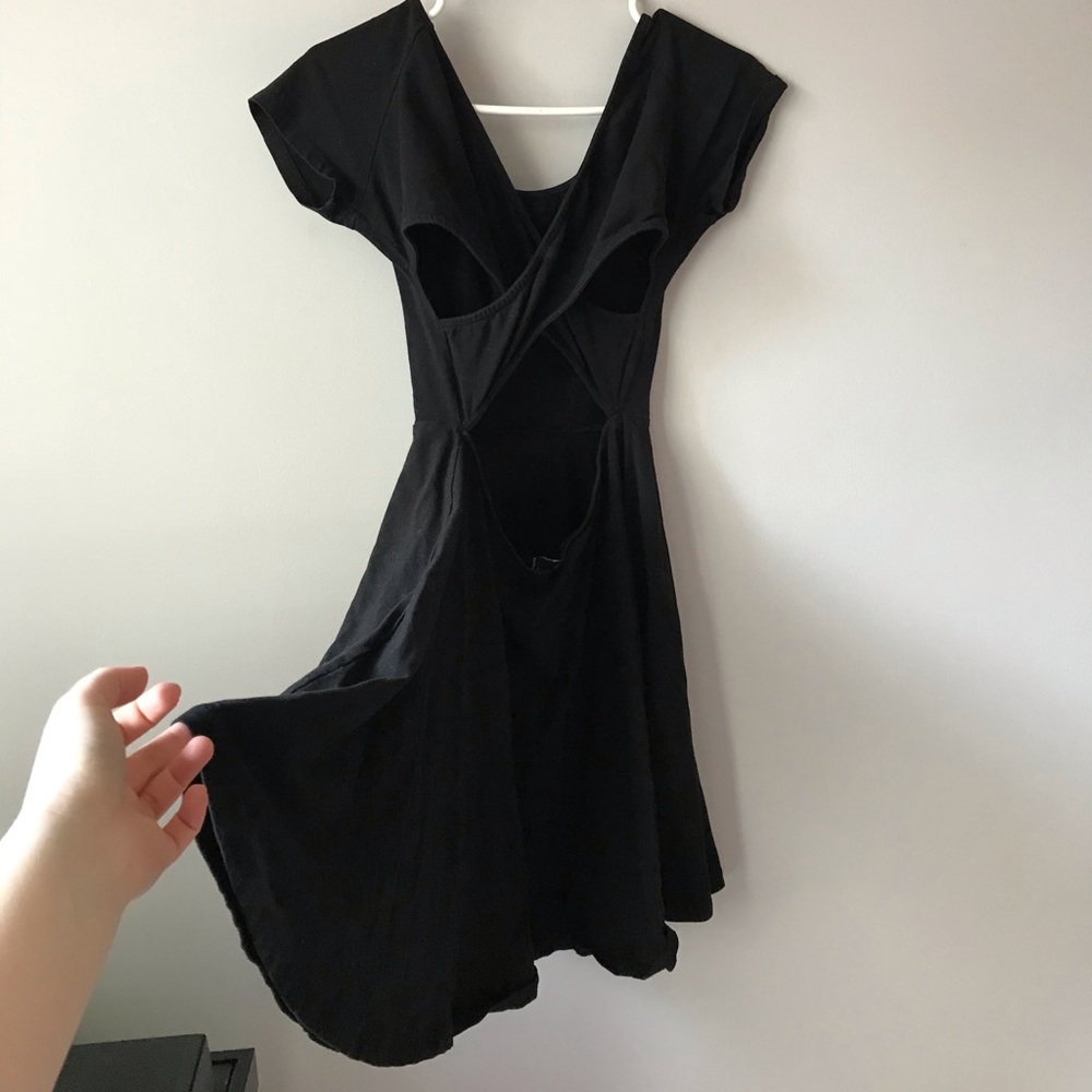 Slit back little black dress - Picture 3 of 7